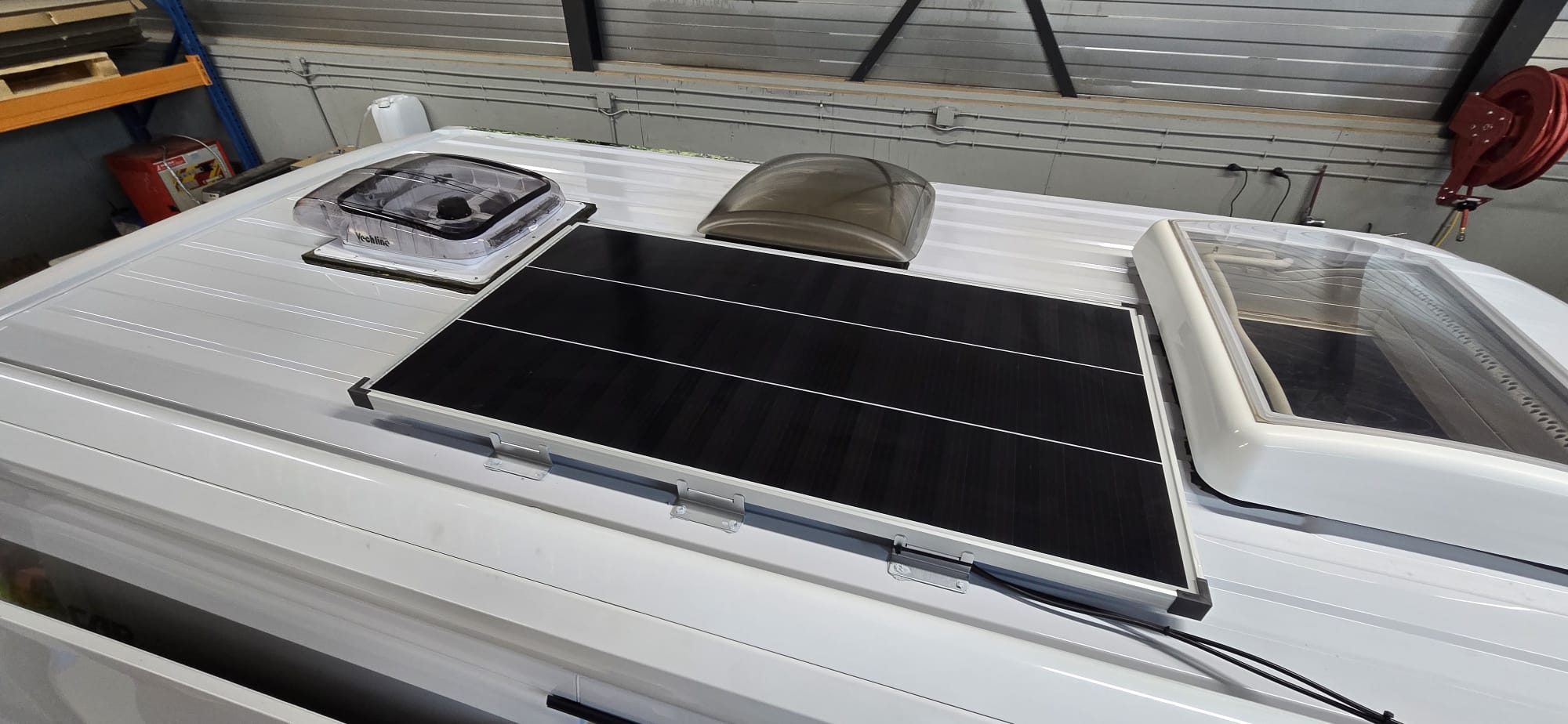 Off grid camper installatie